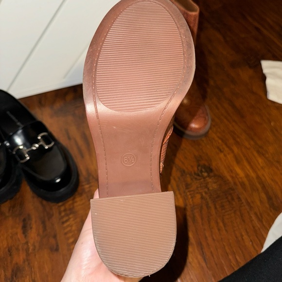 Universal Threads Boots - Picture 2 of 2